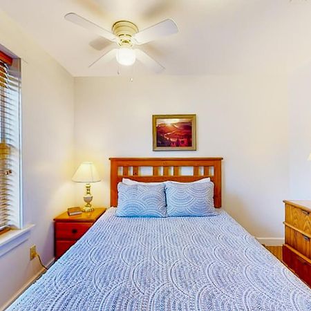 Campground Apts Lake Junaluska 객실 사진