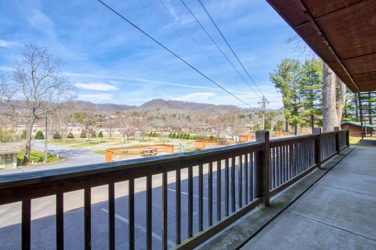 Campground Apts Lake Junaluska 외부 사진