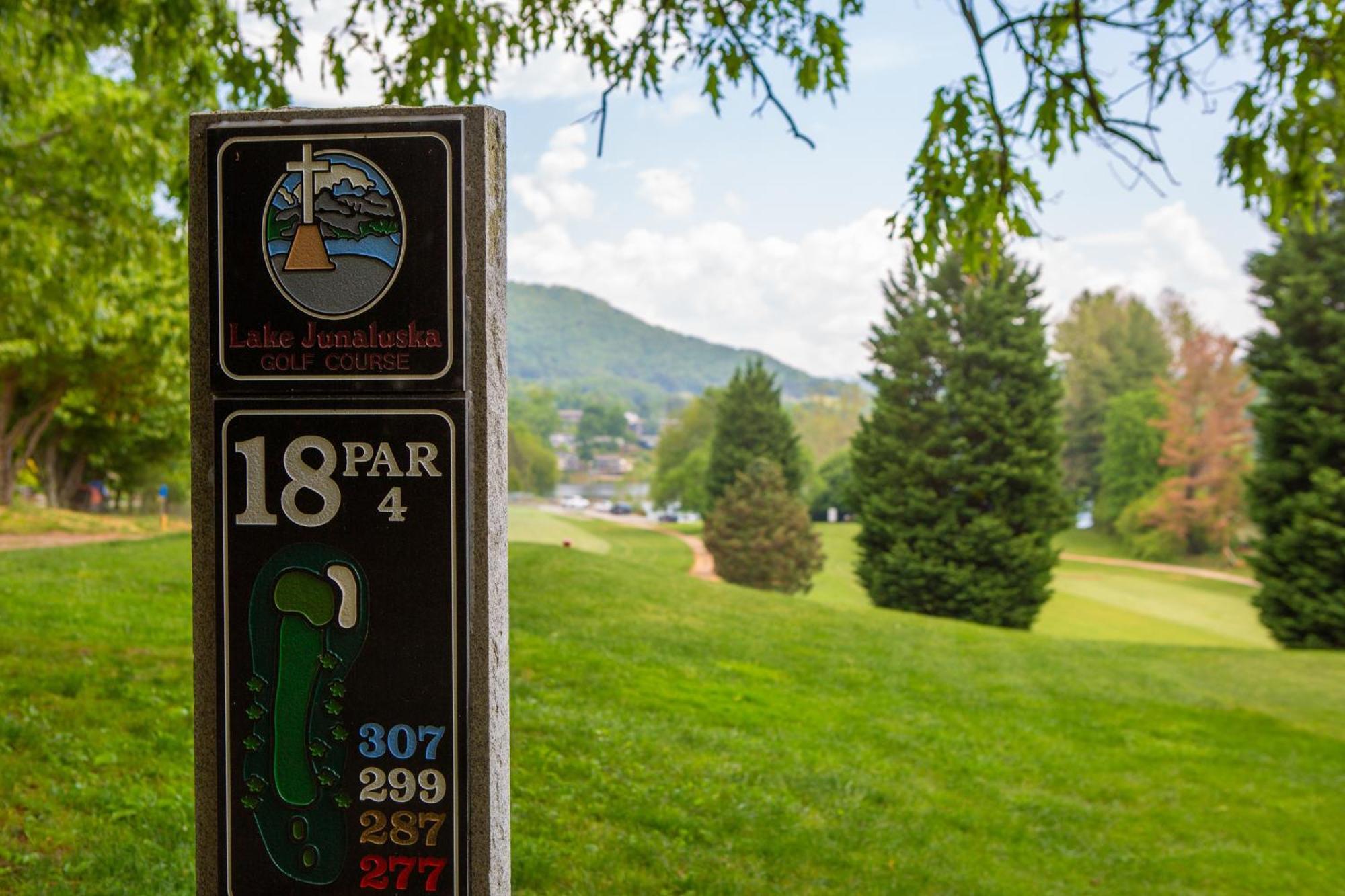 Campground Apts Lake Junaluska 객실 사진