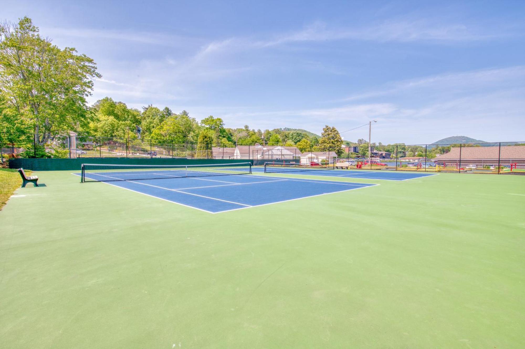Campground Apts Lake Junaluska 객실 사진