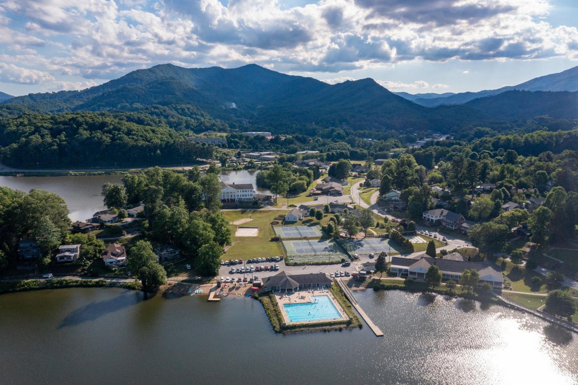 Campground Apts Lake Junaluska 객실 사진