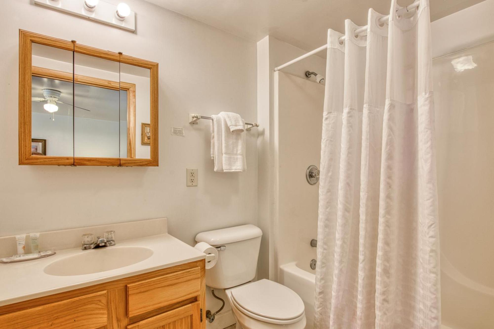 Campground Apts Lake Junaluska 객실 사진