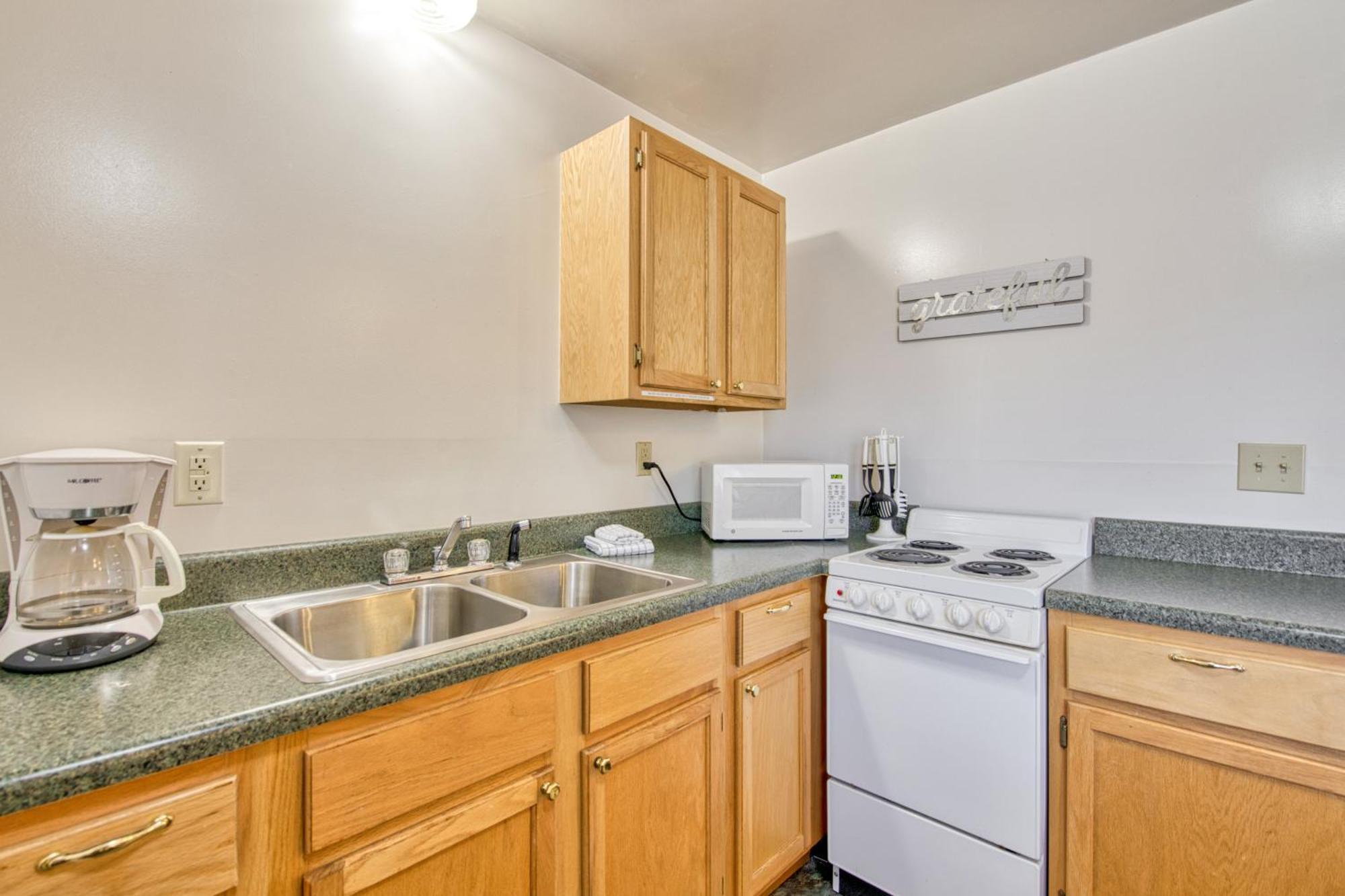 Campground Apts Lake Junaluska 객실 사진