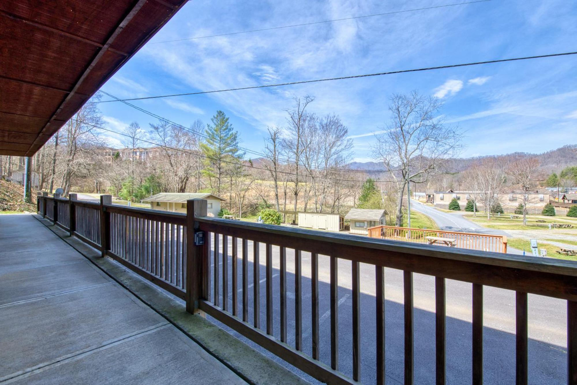 Campground Apts Lake Junaluska 객실 사진