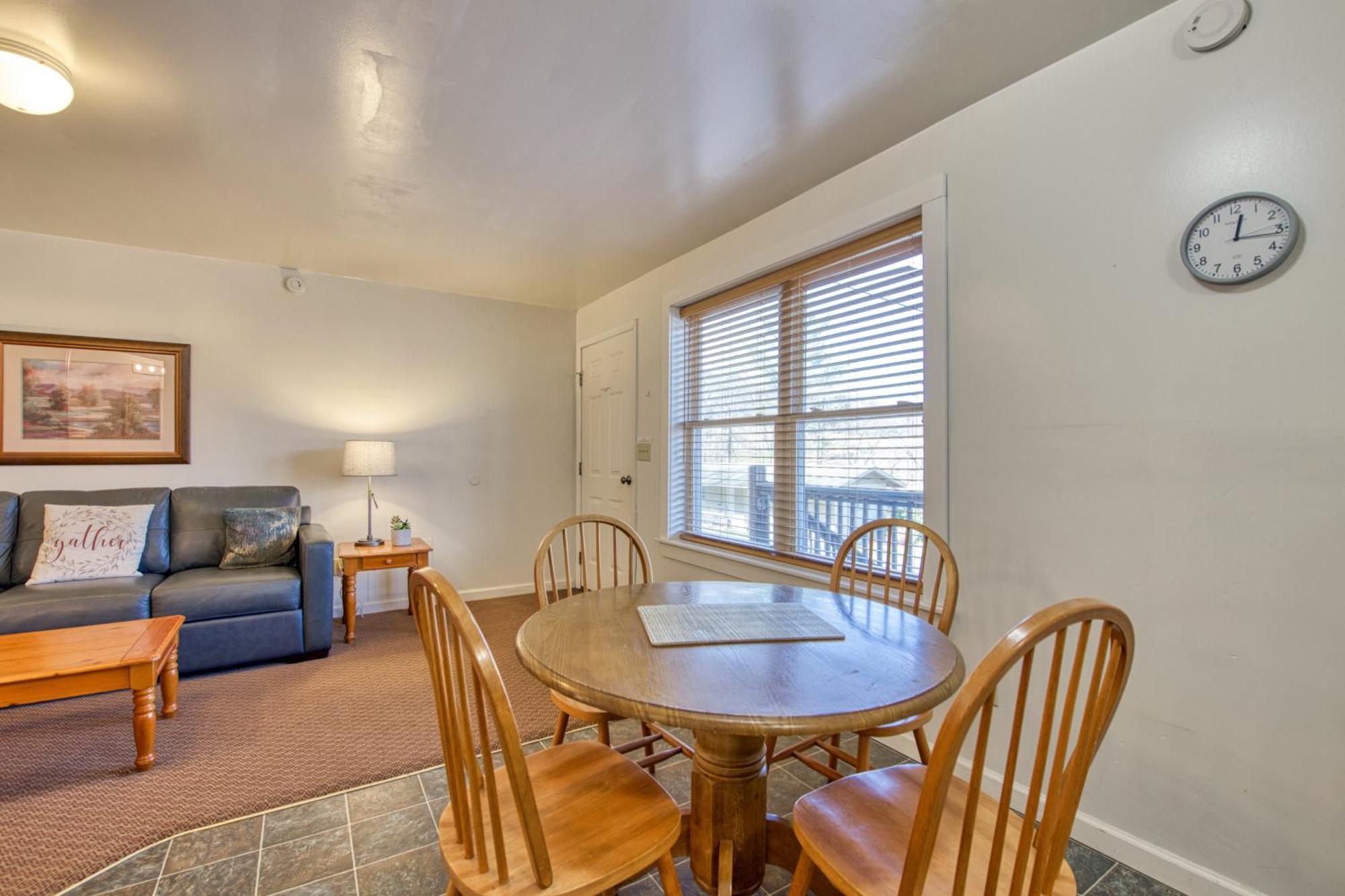 Campground Apts Lake Junaluska 객실 사진